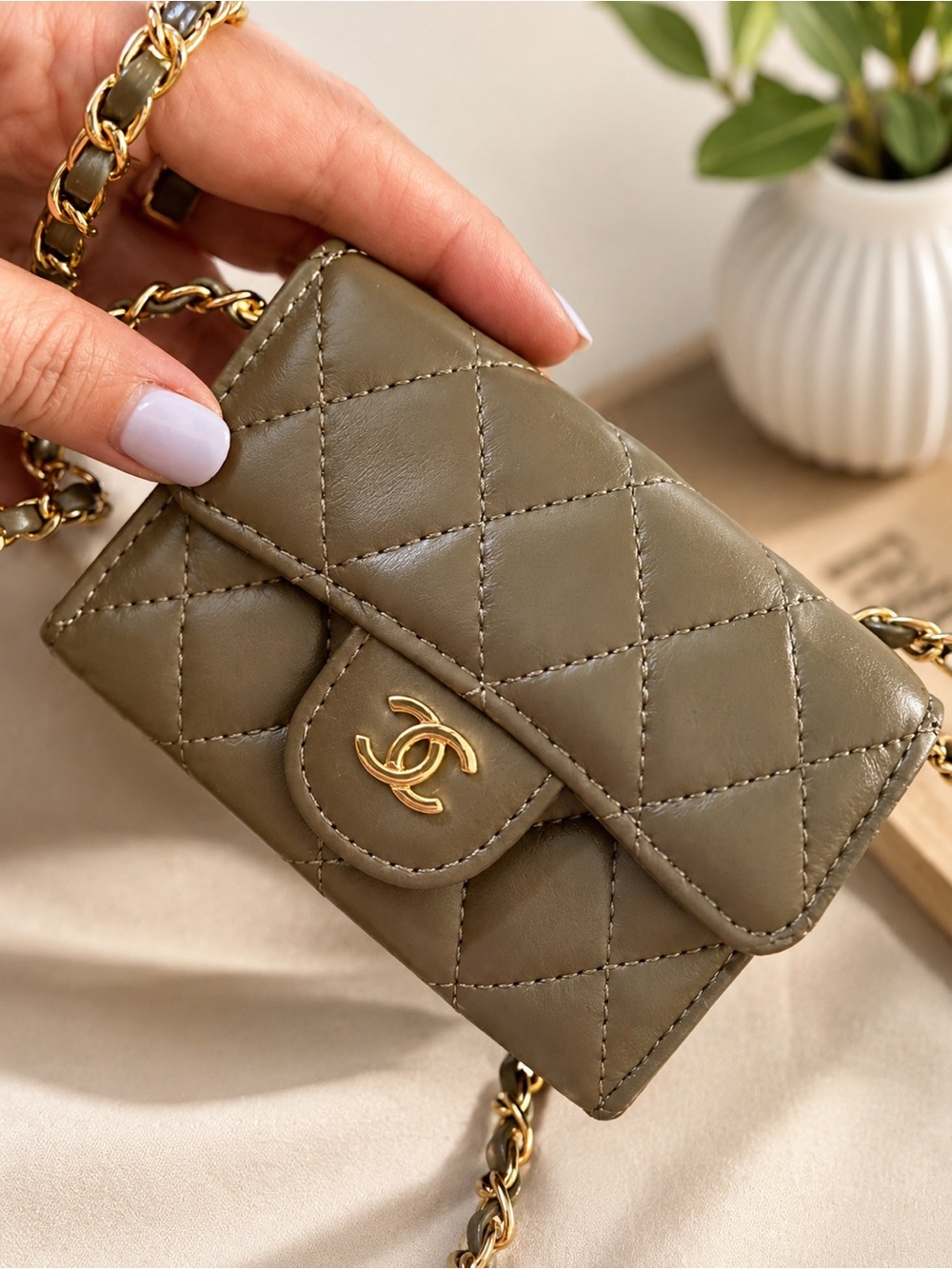 Quilted Mini Wallet on Chain - Olive Green